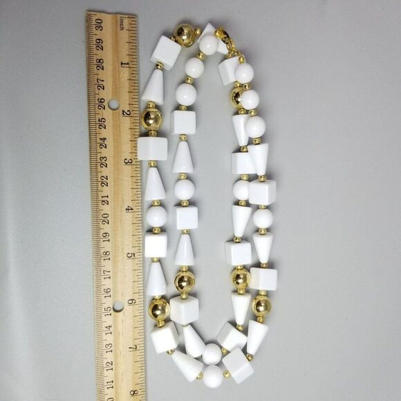Vintage Trifari White and Gold Tone Long Plastic Beaded Necklace, Funky Shapes - Picture 5 of 8